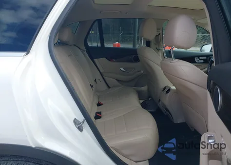 2017 Mercedes-Benz Glc 300 z USA, uszkodzony, nr VIN WDC0G4JBXHF221983